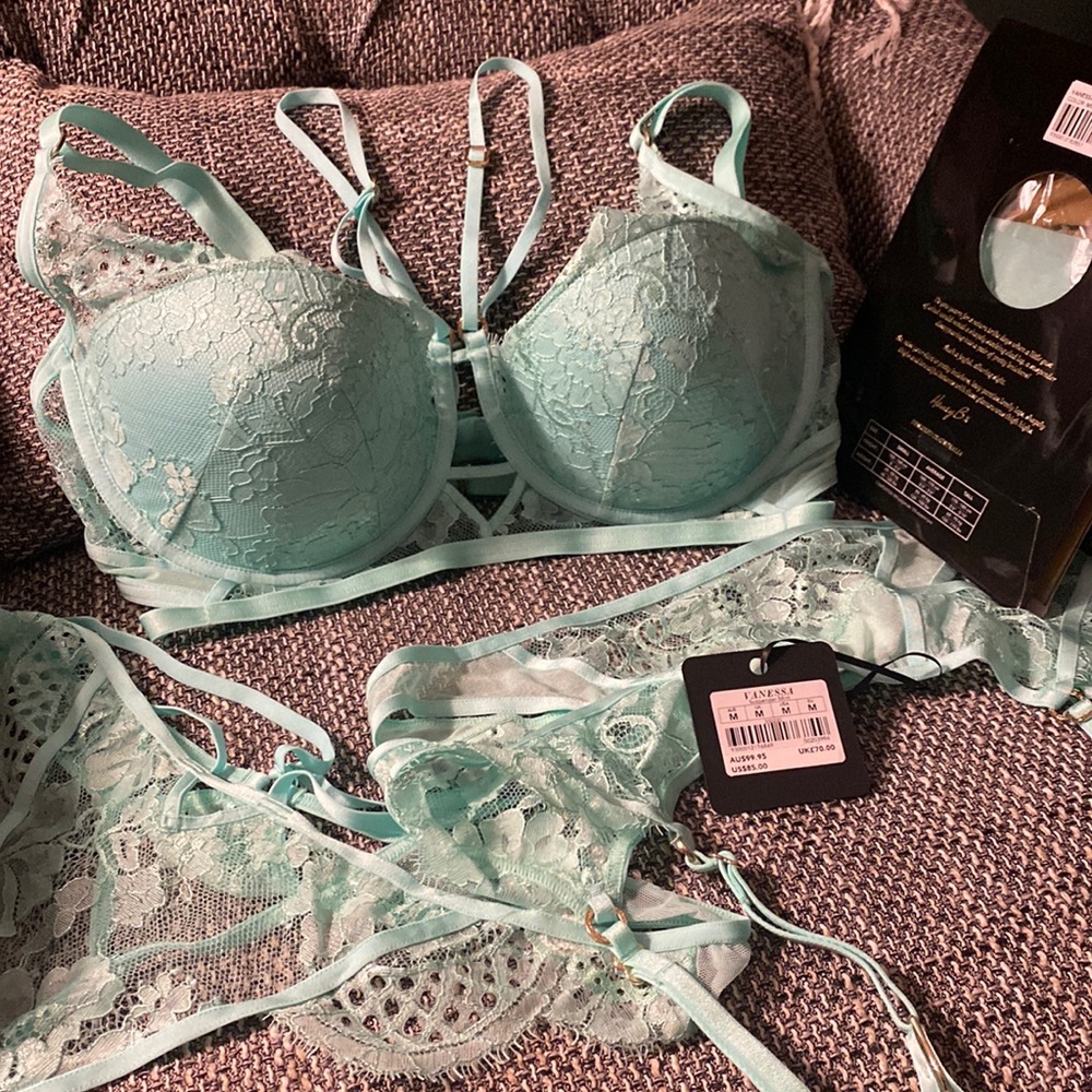 Honey birdette “Vanessa” lingerie set in mint green - Picture 2 of 9
